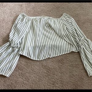 Off the shoulder size: Small